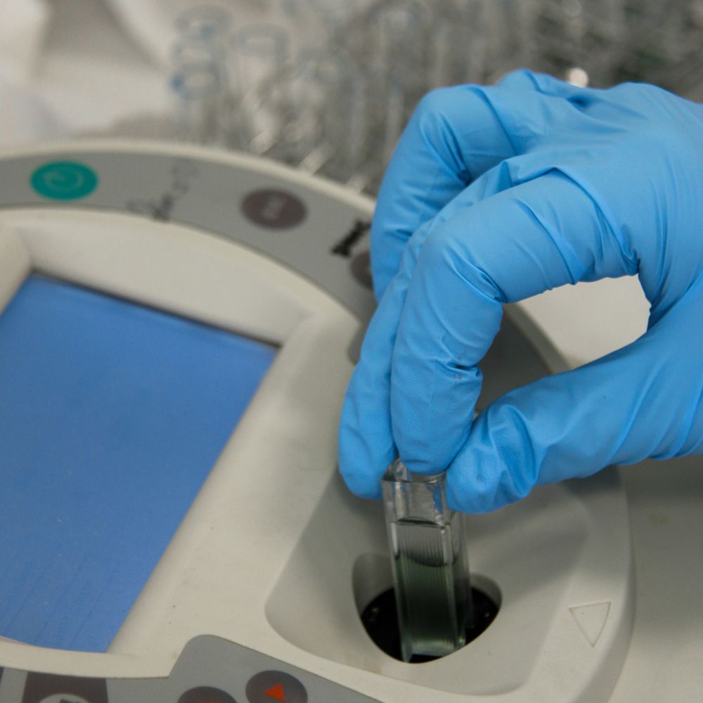 How to Use a Cuvette Correctly in UV-Vis Spectroscopy?