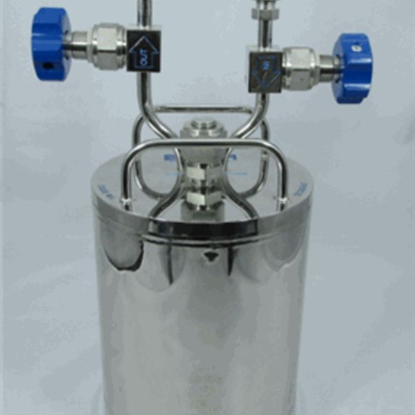 Stainless steel bubbler, 2750ml, vertical, electropolished with fill-port, PCTFE valve stem tip|96-5011